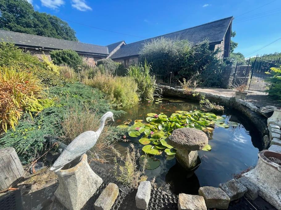 Stone Built Barn In A Beautiful Rural Setting Llangwm-Isaf Exterior foto